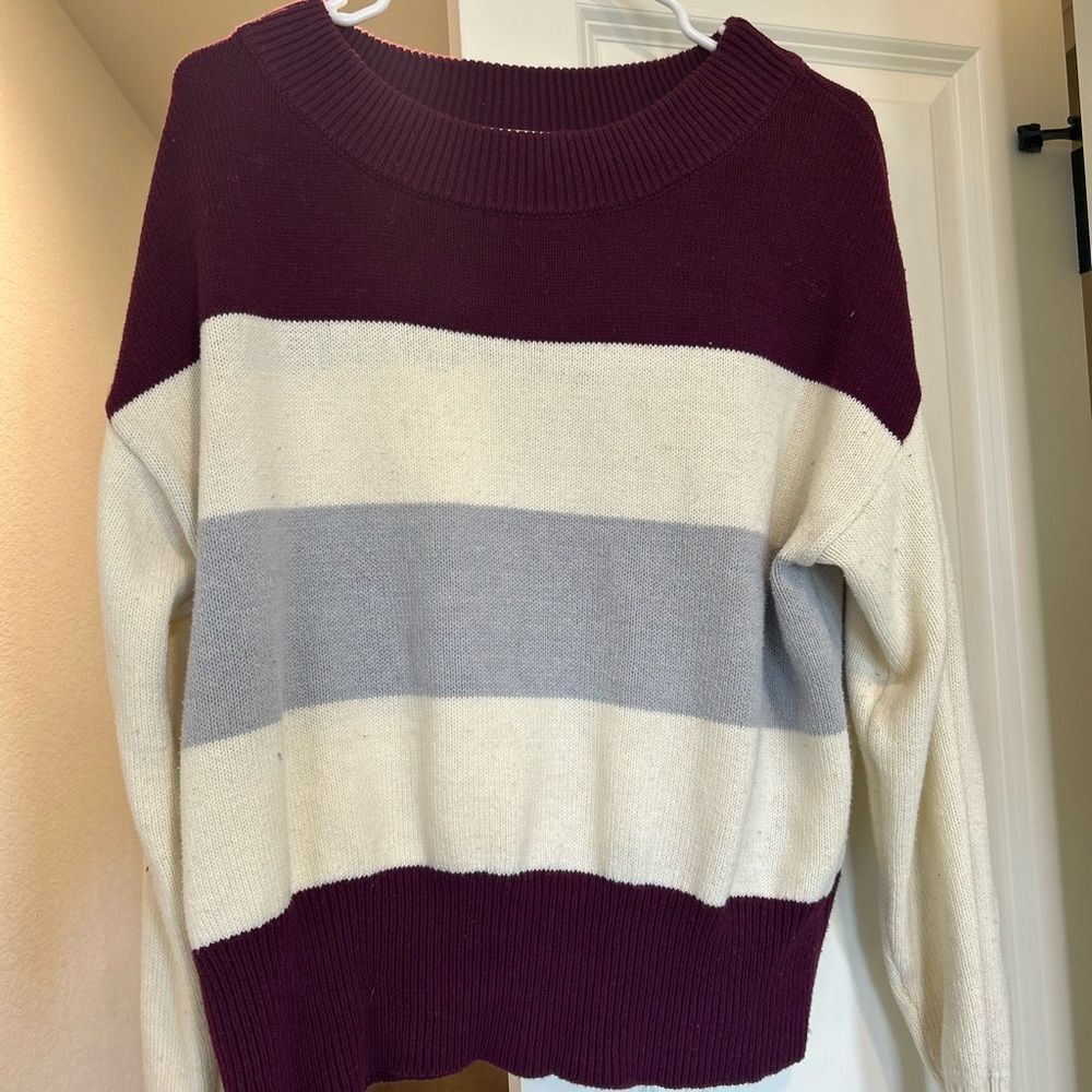 Lucky Brand Gray and Purple Crew Neck Sweater with Ribbed Texture. Size M